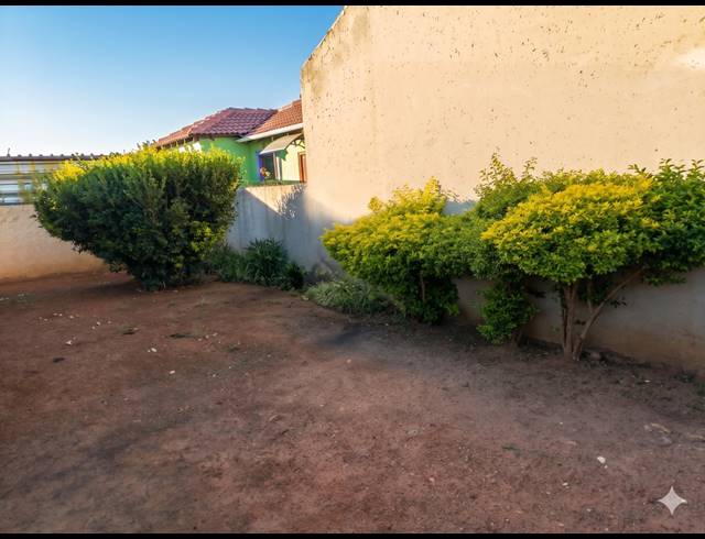 2 BEDROOM HOUSE FOR SALE IN LAKESIDE